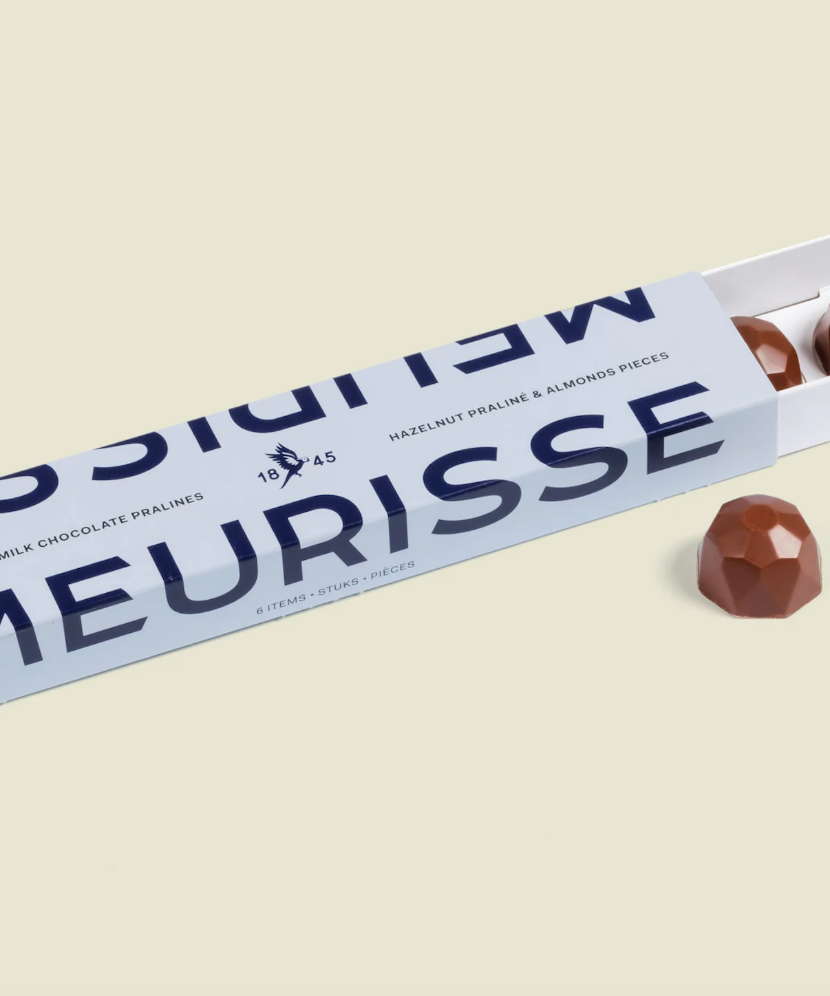 MEURISSE piimašokolaadi pralinee sarapuupähklite ja mandlitega / 6tk