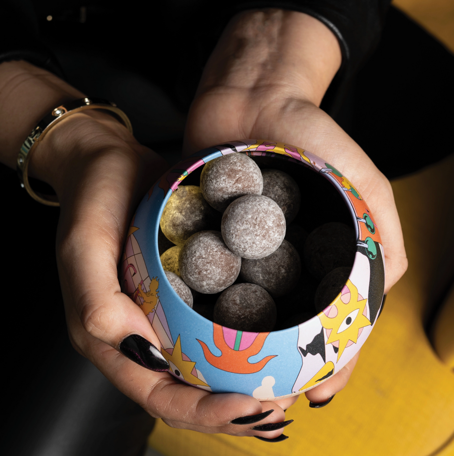 COCO vaarikatrühvlid kunstilises pühadeehtes / 100g