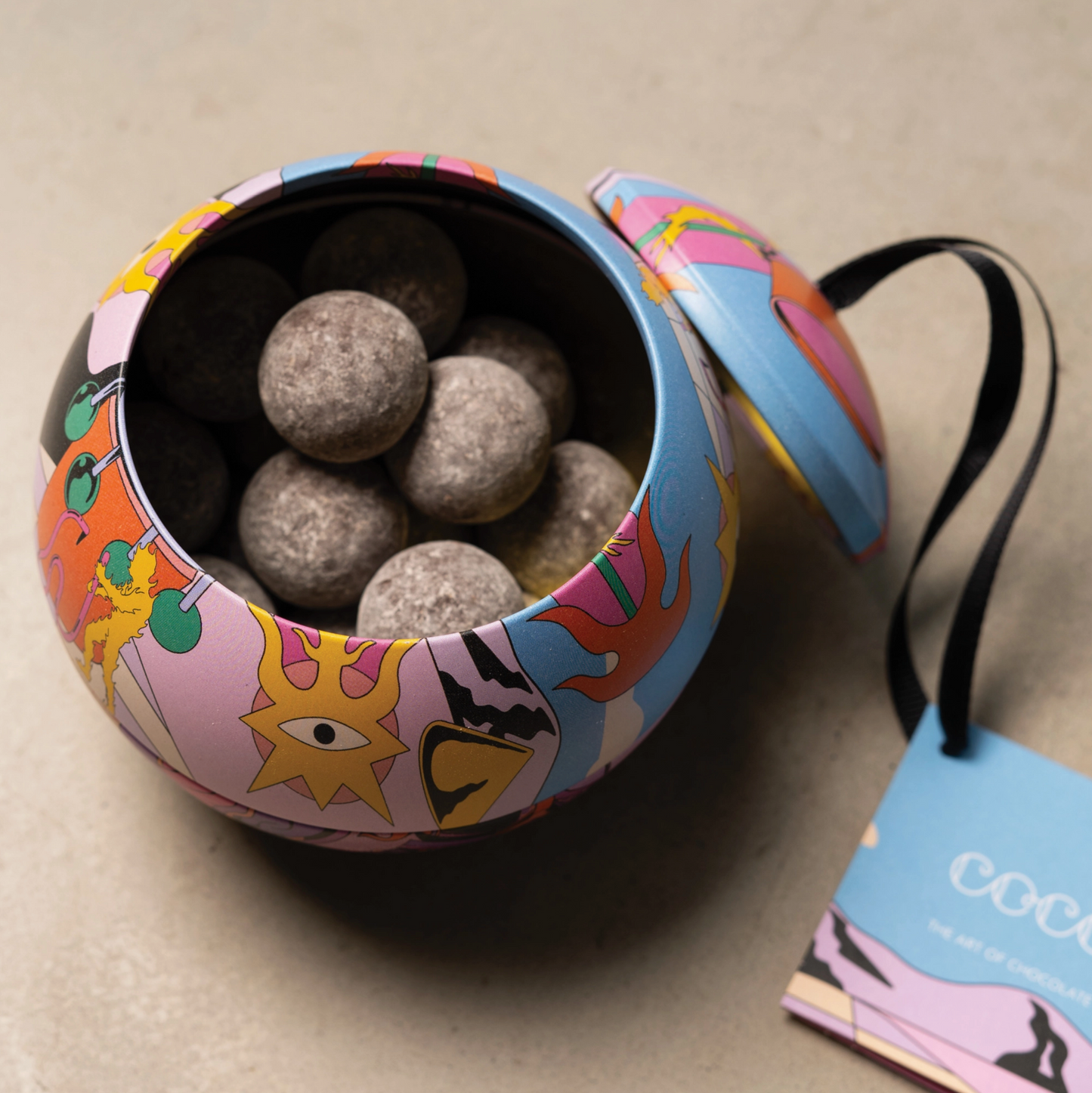 COCO vaarikatrühvlid kunstilises pühadeehtes / 100g