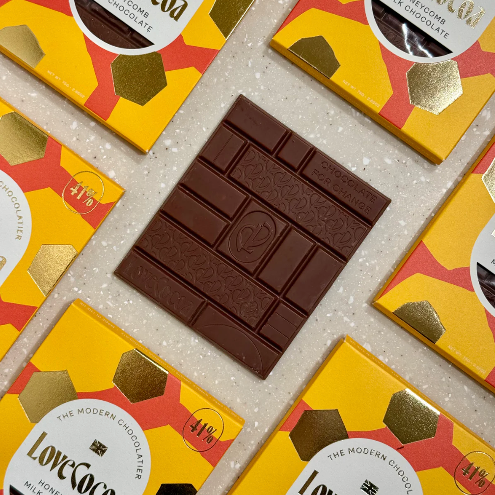 UUS BRÄND! Love Cocoa kreemine piimašokolaad kärjekaramelli tükkidega 75g